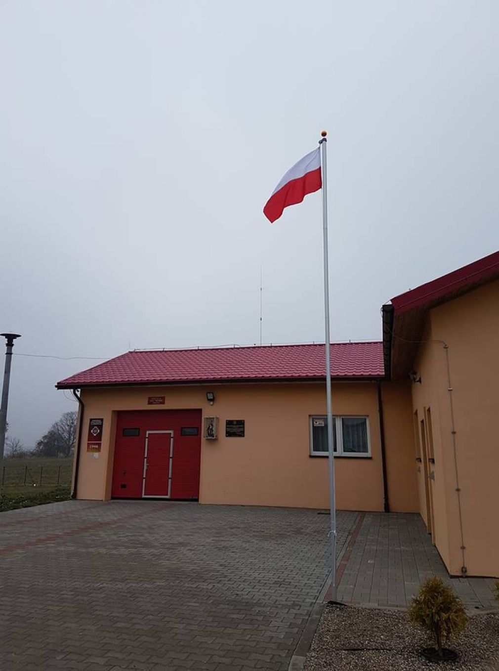 Nowa remiza w Dobrzykach 23 05 2015 cz.1